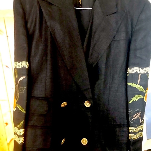 Linen black blazer with gold sleeve details - Picture 1 of 7